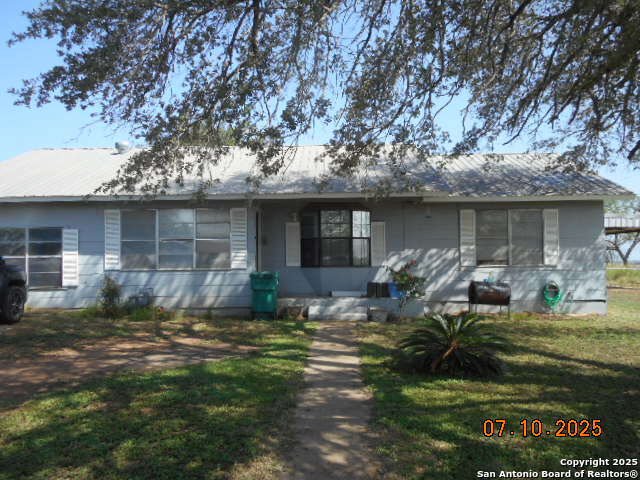 Details for 1315 Olive St, Jourdanton, TX 78026