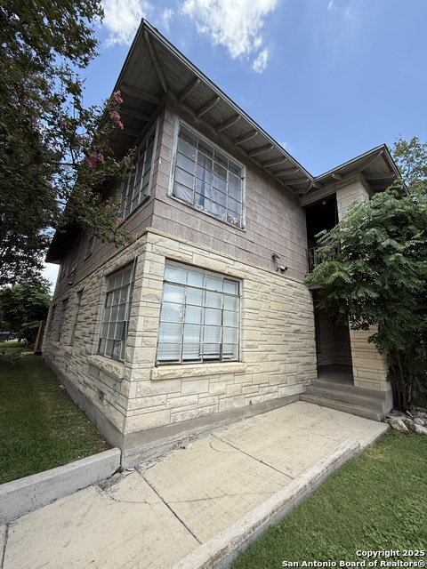 Details for 2055 Summit W A, San Antonio, TX 78201