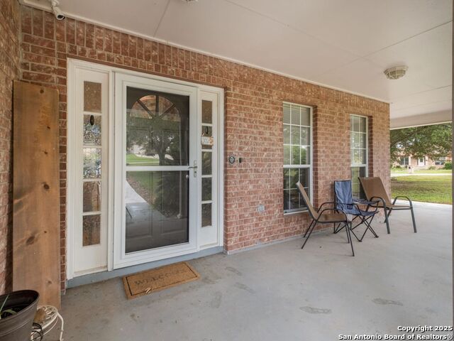 Listing photo id 1 for 233 Garden Bend