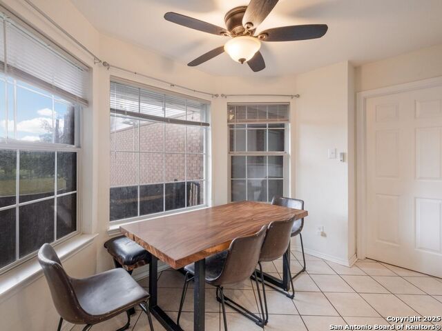 Listing photo id 6 for 233 Garden Bend