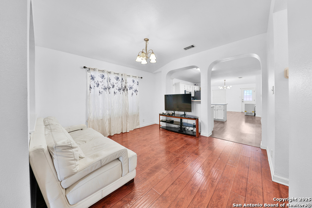 Listing photo id 8 for 1427 Diamond Bluff