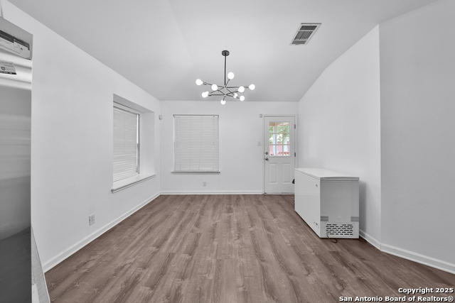 Listing photo id 15 for 1427 Diamond Bluff