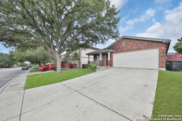Listing photo id 0 for 1427 Diamond Bluff