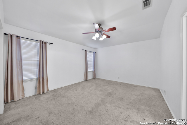 Listing photo id 22 for 1427 Diamond Bluff