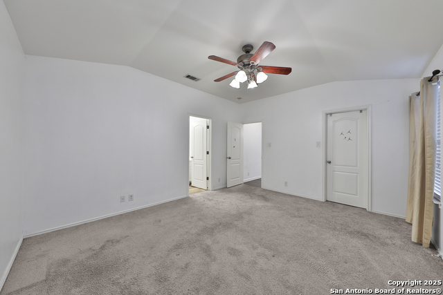 Listing photo id 24 for 1427 Diamond Bluff