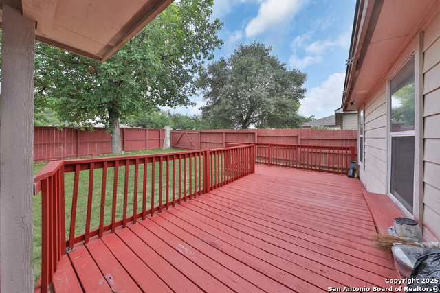 Listing photo id 26 for 1427 Diamond Bluff