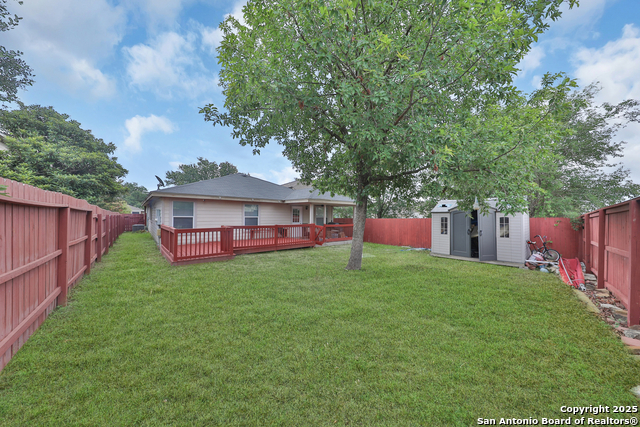 Listing photo id 27 for 1427 Diamond Bluff