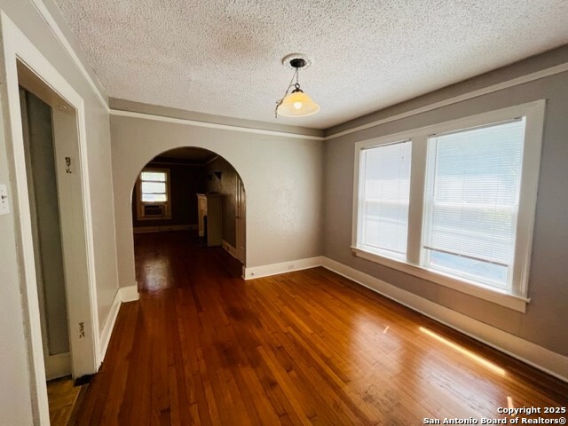 Image 15 of 20 For 415 Hollywood Ave W
