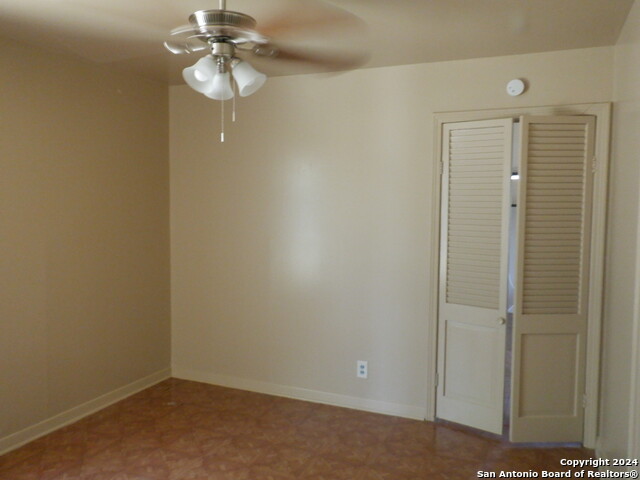 Listing photo id 8 for 234 Charcliff Dr