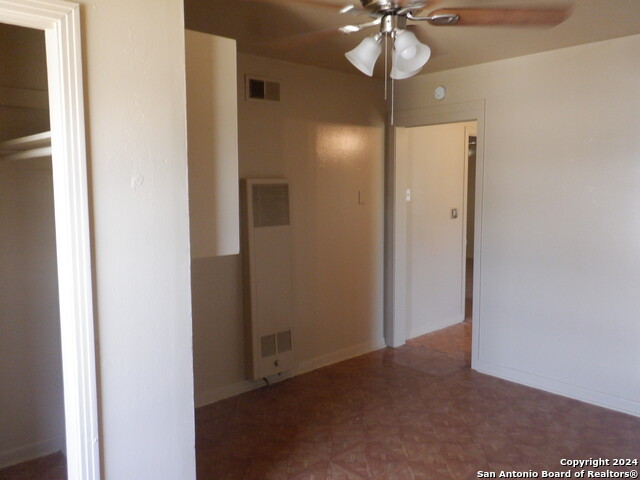 Listing photo id 9 for 234 Charcliff Dr