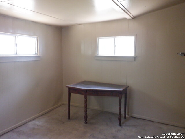 Listing photo id 11 for 234 Charcliff Dr