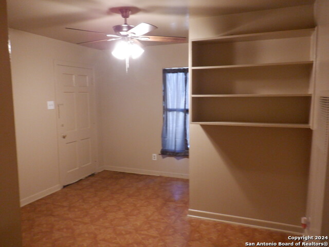 Listing photo id 5 for 234 Charcliff Dr