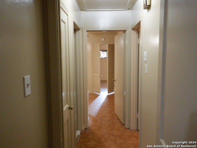 Listing photo id 6 for 234 Charcliff Dr