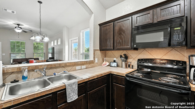 Image 24 of 50 For 557 Creekside