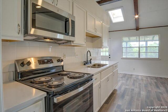 Listing photo id 11 for 502 Moorside Dr