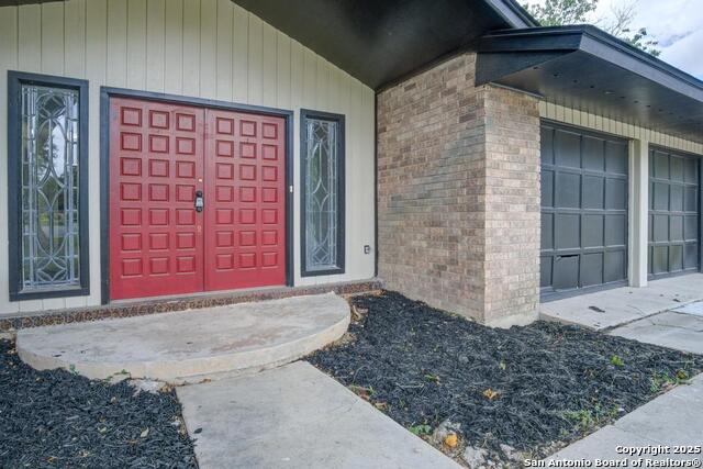 Listing photo id 1 for 502 Moorside Dr