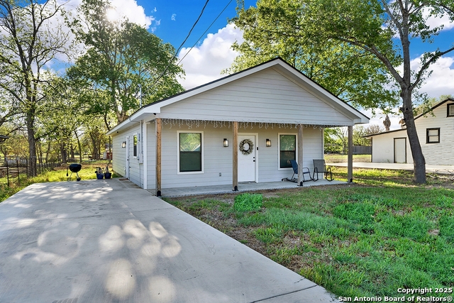 Listing photo id 17 for 1121 Avenue K