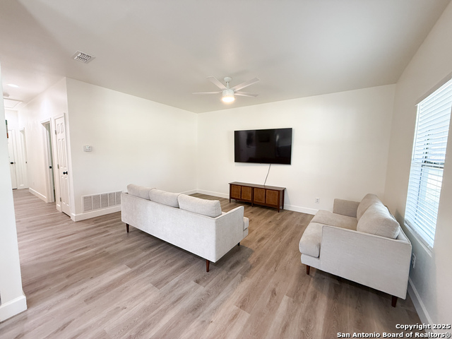 Listing photo id 0 for 1121 Avenue K