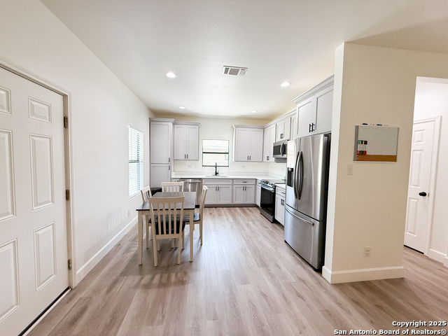 Listing photo id 2 for 1121 Avenue K