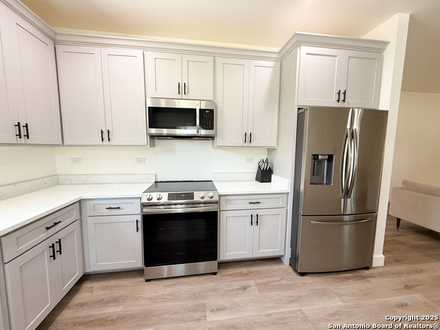 Listing photo id 4 for 1121 Avenue K
