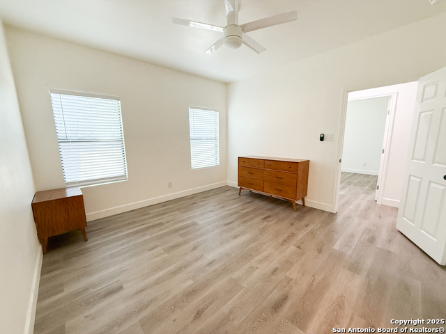 Listing photo id 7 for 1121 Avenue K