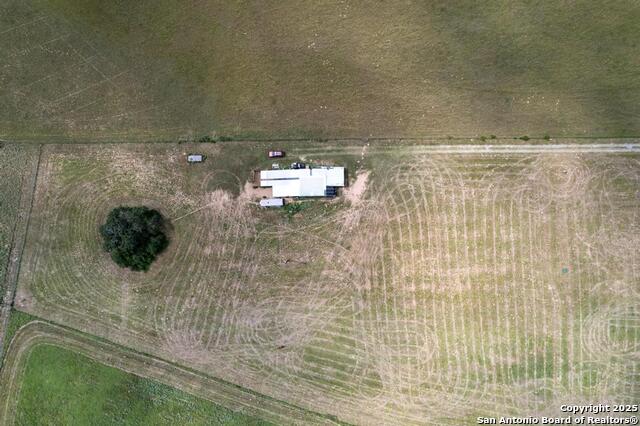 Image 12 of 19 For 3721 Schuettig Rd