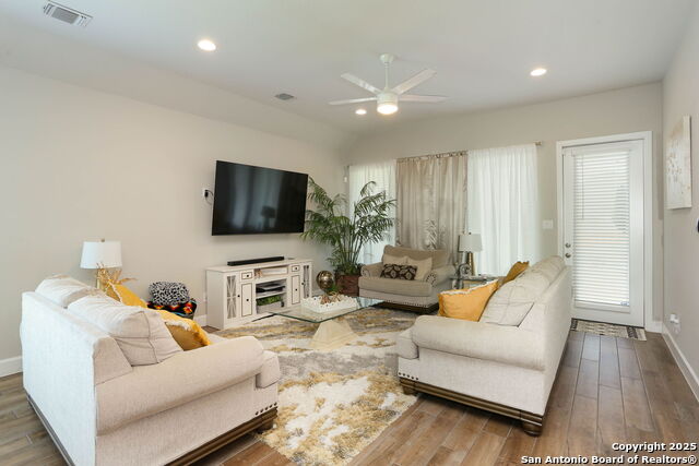 Image 6 of 25 For 1702 Quick Ivy Rd