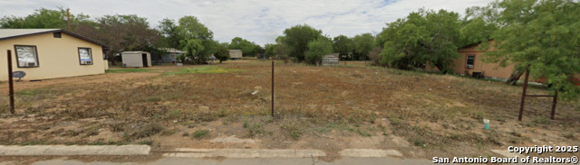 Image 4 of 5 For 10 Willow St