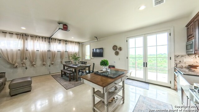 Image 10 of 40 For 925 Martingale Trail