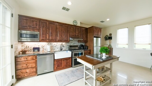 Image 13 of 40 For 925 Martingale Trail