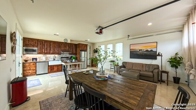 Image 14 of 40 For 925 Martingale Trail