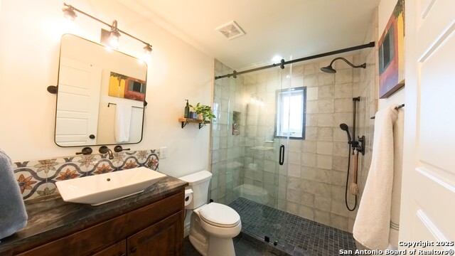 Image 17 of 40 For 925 Martingale Trail