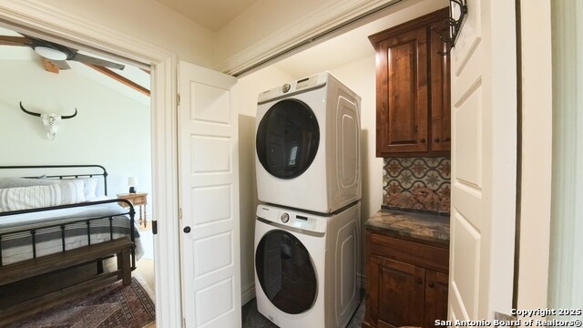 Image 18 of 40 For 925 Martingale Trail