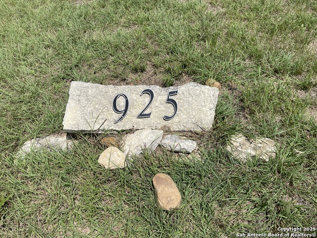 Image 2 of 40 For 925 Martingale Trail