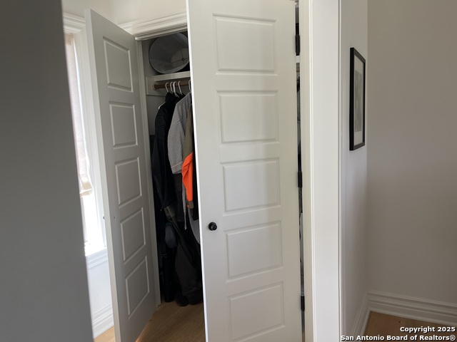 Image 27 of 40 For 925 Martingale Trail