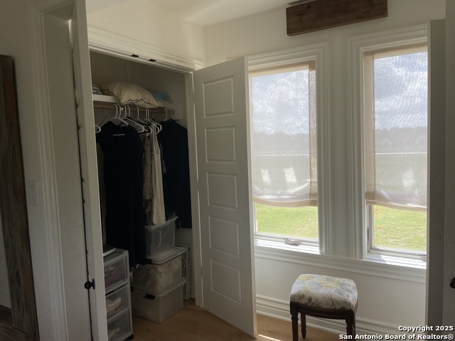 Image 28 of 40 For 925 Martingale Trail