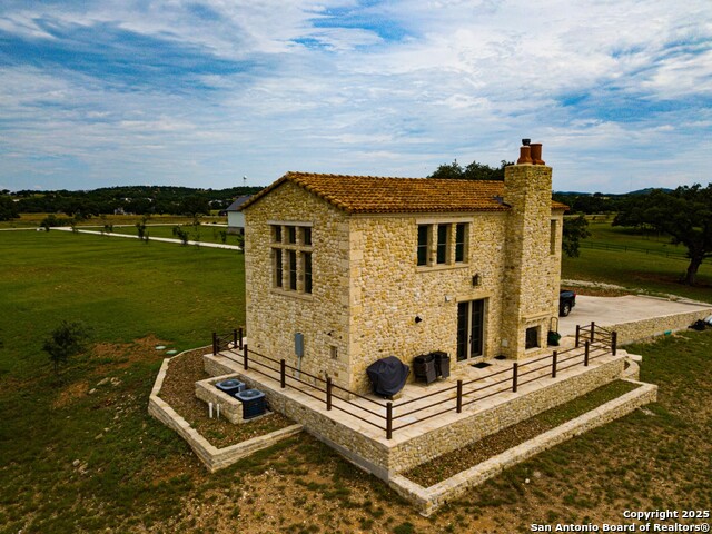 Image 31 of 40 For 925 Martingale Trail