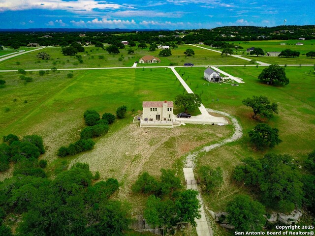 Image 6 of 40 For 925 Martingale Trail