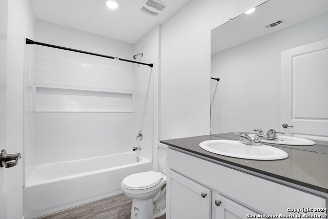 Listing photo id 10 for 10215 Kersey Mill