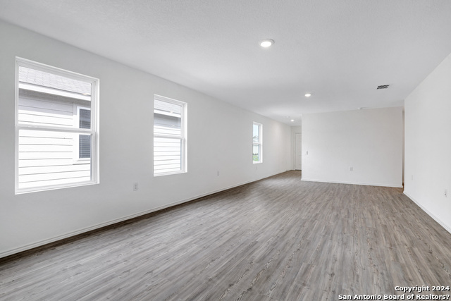 Listing photo id 0 for 10215 Kersey Mill