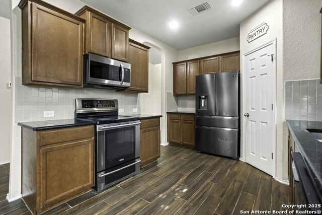 Image 4 of 19 For 5958 Pearl  