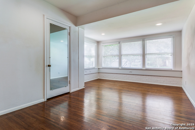 Image 13 of 25 For 251 Brightwood