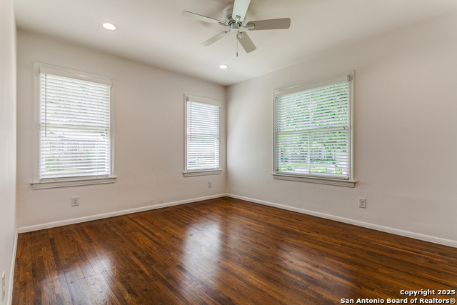 Image 15 of 25 For 251 Brightwood