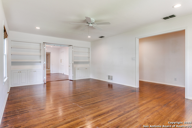Image 4 of 25 For 251 Brightwood