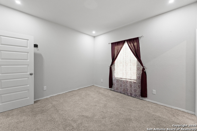 Image 21 of 43 For 5023 Sandstone Way