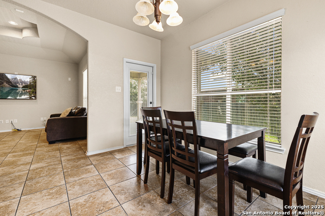 Listing photo id 13 for 8226 Grissom Pass