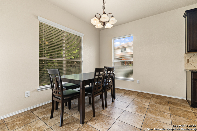 Listing photo id 14 for 8226 Grissom Pass