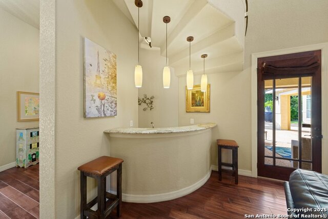 Listing photo id 8 for 213 Chattington