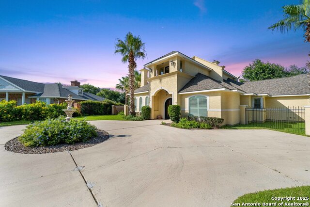 Listing photo id 0 for 213 Chattington