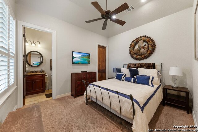 Listing photo id 18 for 213 Chattington